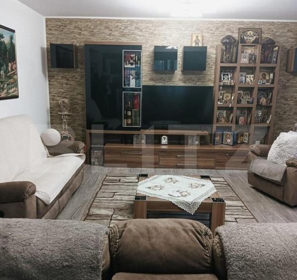 Casa individuala cu 5 camere, 240 mp, 12,8 ari teren, zona - 15