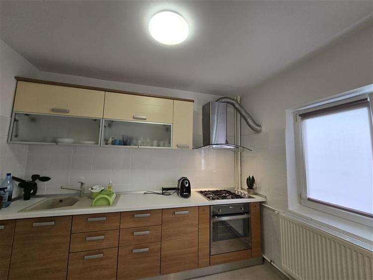 Apartament cu 2 camere decomandat, mobilat în Brâncoveanu