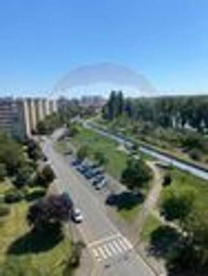 Apartament  4 camere de inchiriat MALUL MURESULUI - 2