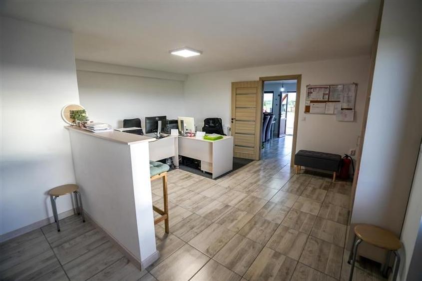 Film&Tur! Domeniu pe 222.000mp+ Ferma +Anexe specifice+Constructie+
rezidential - 48