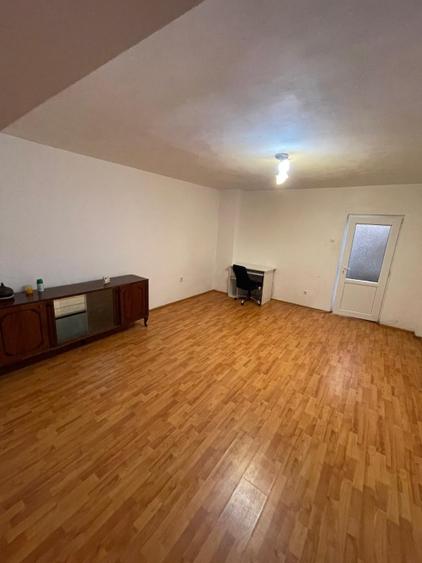 🔥 OCAZIE RARĂ – GARSONIERĂ SPAȚIOASĂ + BOXĂ GENEROASĂ, TULCEA 🔥 - 9