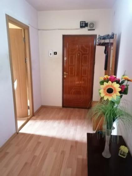 Vand apartament 2 camere decomandate. - 2