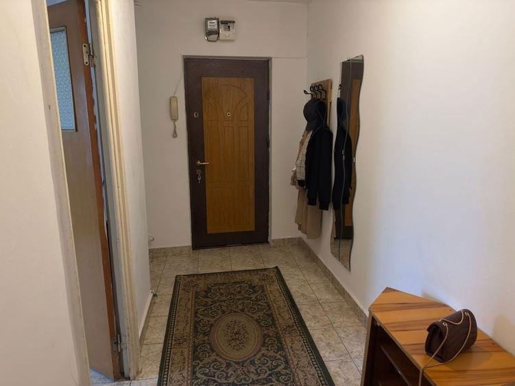 Proprietar inchiriez 2 camere Universitate, bloc 1980, mobilat - 4