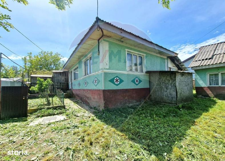 Casa Batraneasca cu Teren Intravilan 358 mp Barati - 1