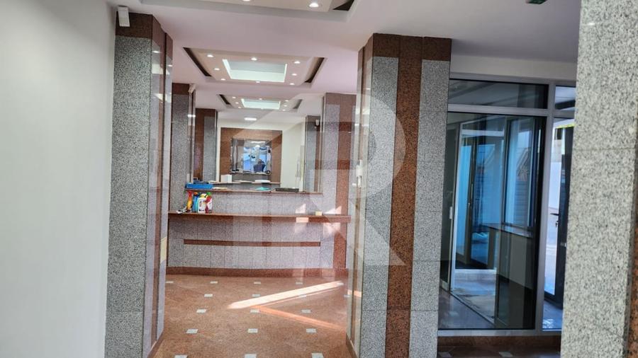 Spațiu premium birouri sau clinică, 2 corpuri, 12 parcări, lift, terasă - 7500 E - 10