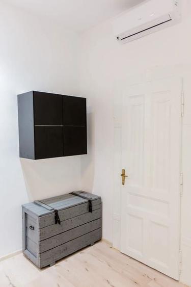 Chirie, apartament 2 dormitoare, central 550 E/lună (neg). Comision 0. - 9