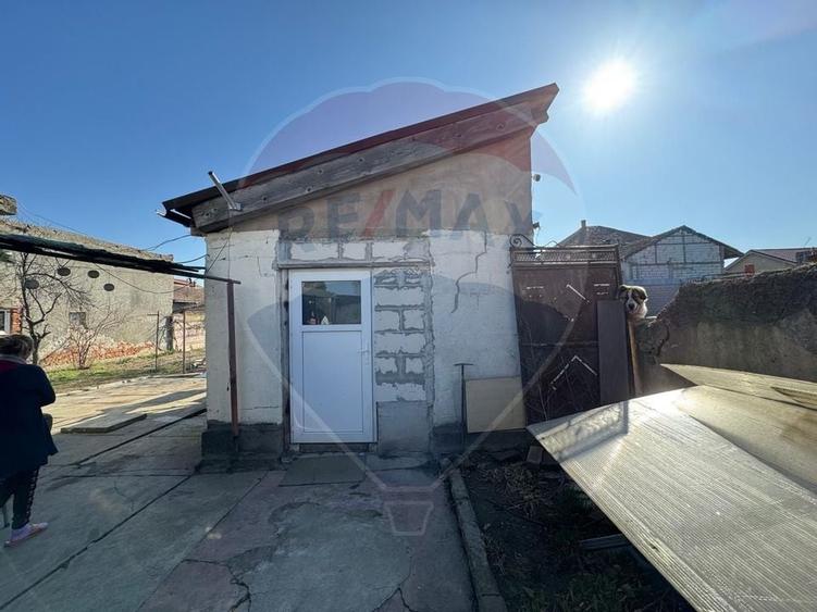 Oportunitate- 381 mp teren/ casa -str. Padurii(acces rapid la A1) - 19