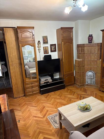 Sura Mare-Oltenitei-Ulmetului-P+1 - spatiu comercial 15 mp + garaj 14 mp 334000€ - 3