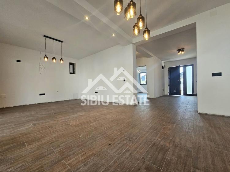 Casa individuala 4 dormitoare, curte mare - 1