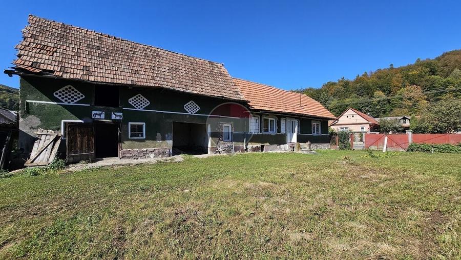 Casă individuală cu 2 camere cu Teren 756 Mp în Teliu