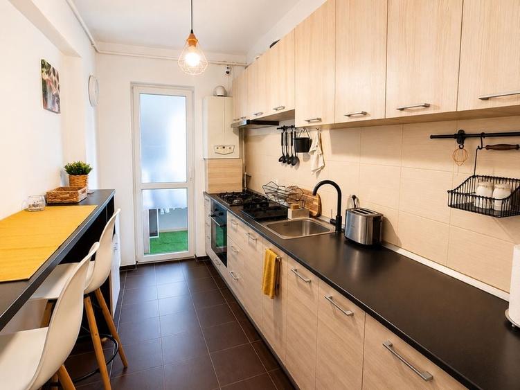 Apartament cu 2 camere decomandat în Central