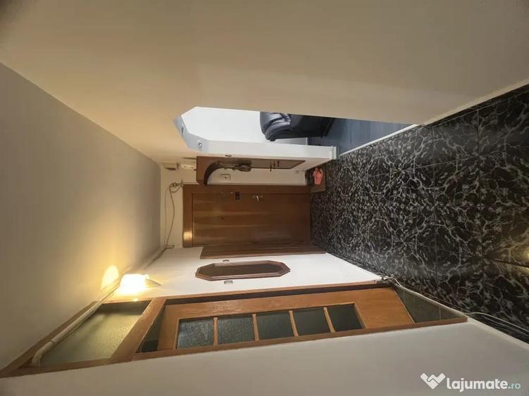 Apartament cu 3 camere decomandat în Vâlcea