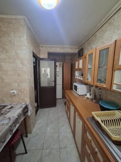 Apartament cu 4 camere decomandat, mobilat în Libertății