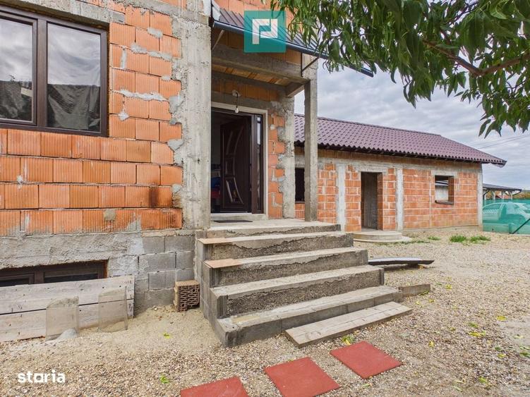 Casă cu 4 camere în Bodrogu Vechi