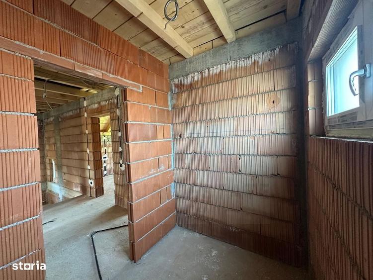 Casă cu 4 camere cu Teren 350 Mp în Central