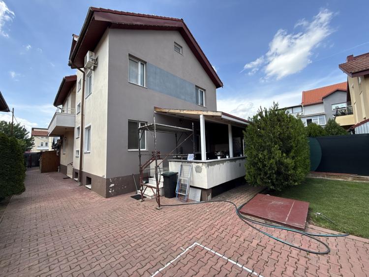 Casă individuală cu 5 camere cu Canalizare în Voluntari