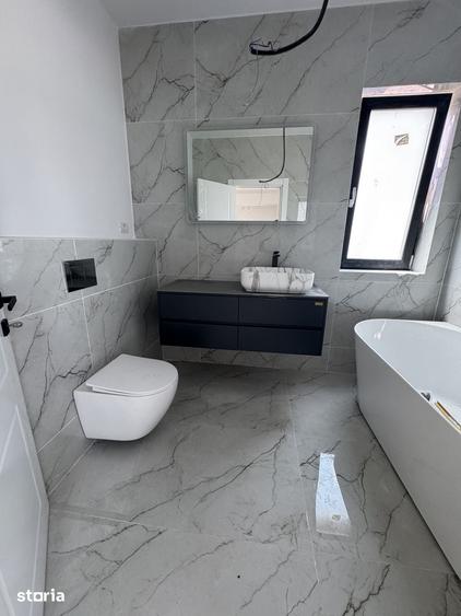 Casă cu 6 camere cu Teren 500 Mp în Clinceni