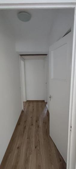 Apartament cu 3 camere semidecomandat în Constructorilor
