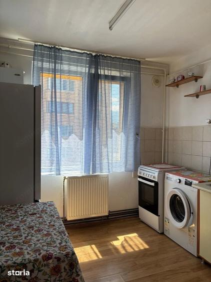 Garsonieră decomandată în Central