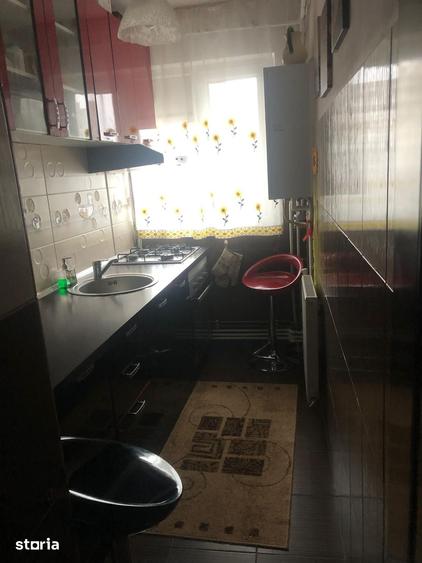 Apartament cu 2 camere semidecomandat în Calea București