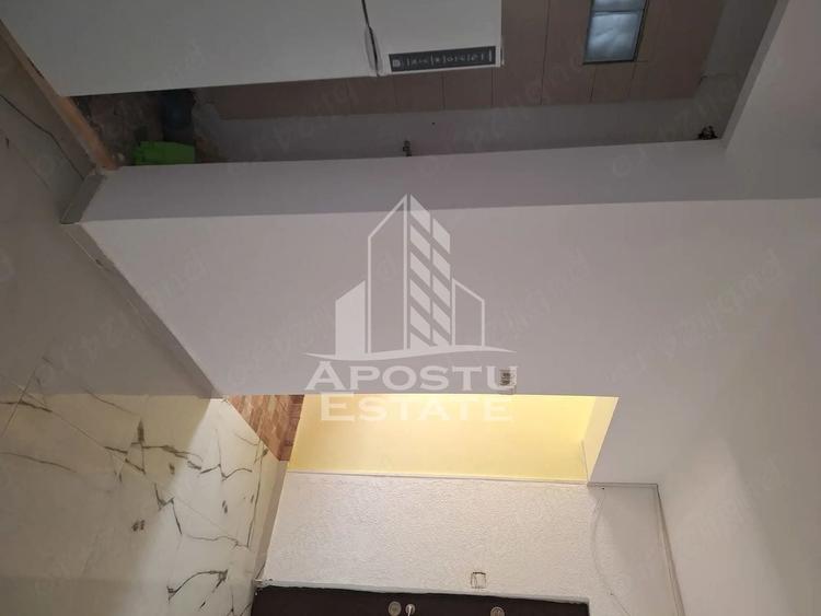 Garsonieră decomandată în Girocului