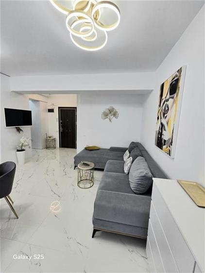 Apartament cu 2 camere decomandat, mobilat în Ultracentral