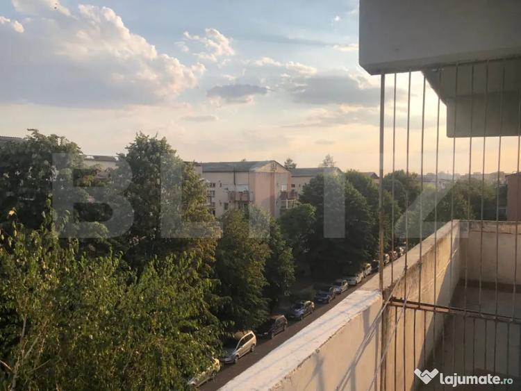 Apartament cu 2 camere decomandat în Micro 17