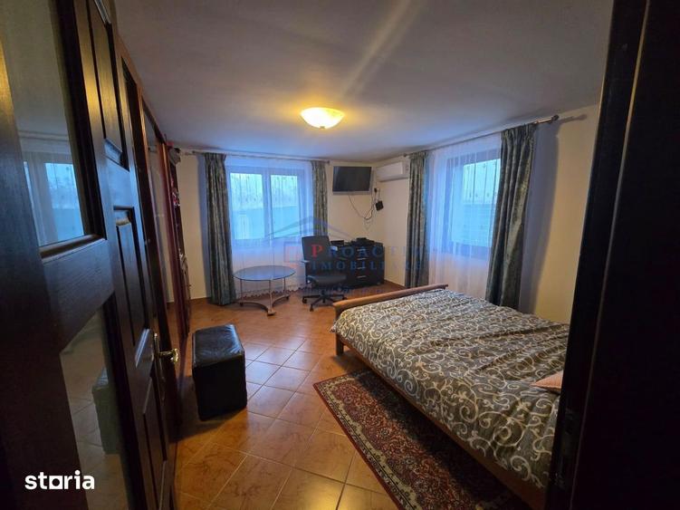 Casă cu 4 camere cu Teren 3000 Mp în Mitocu Dragomirnei