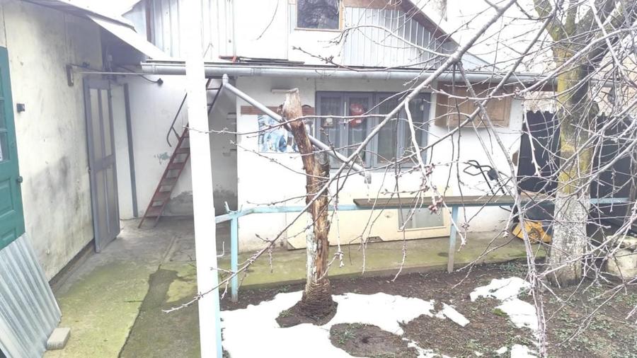 Casă individuală cu 3 camere cu Canalizare în Central