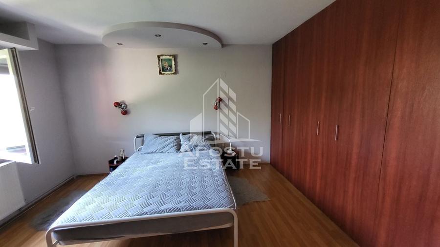 Casă individuală cu 4 camere cu Canalizare în Aradului