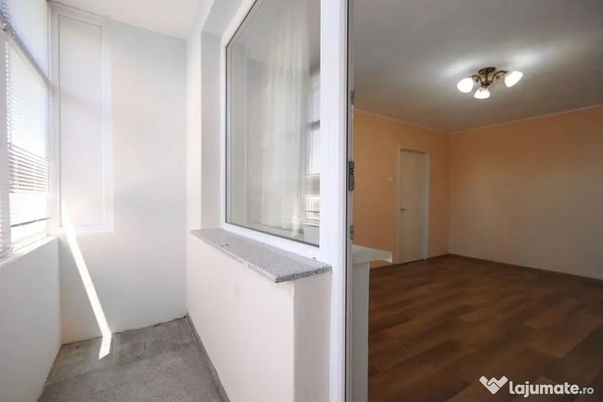Apartament cu 2 camere semidecomandat în Teilor