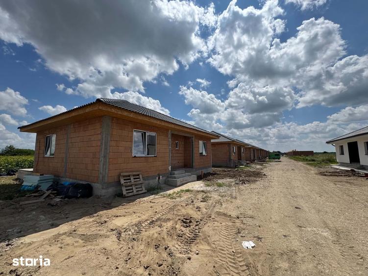 Casă cu 3 camere cu Teren 370 Mp în Odoreu