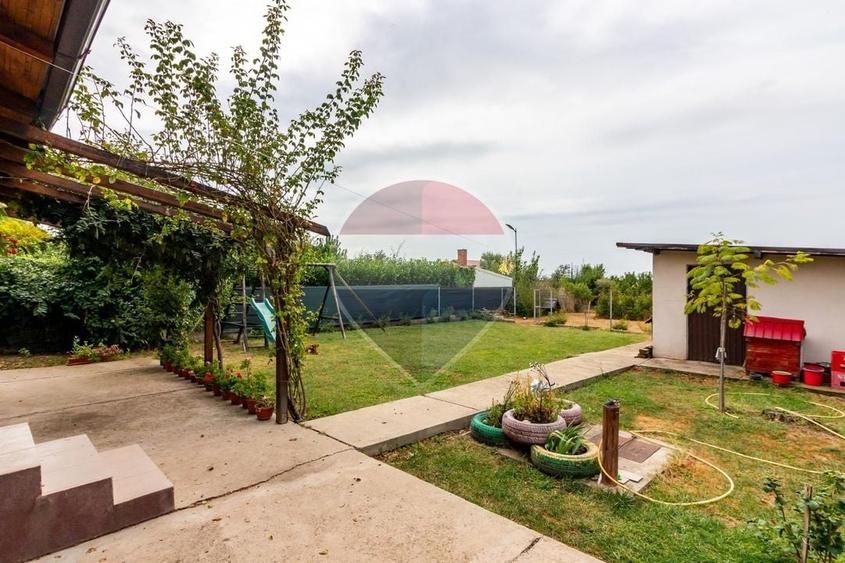 Casă individuală cu 6 camere cu Teren 1600 Mp în Ciorogârla