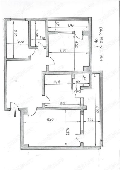 Apartament cu 3 camere decomandat în Mazepa 1