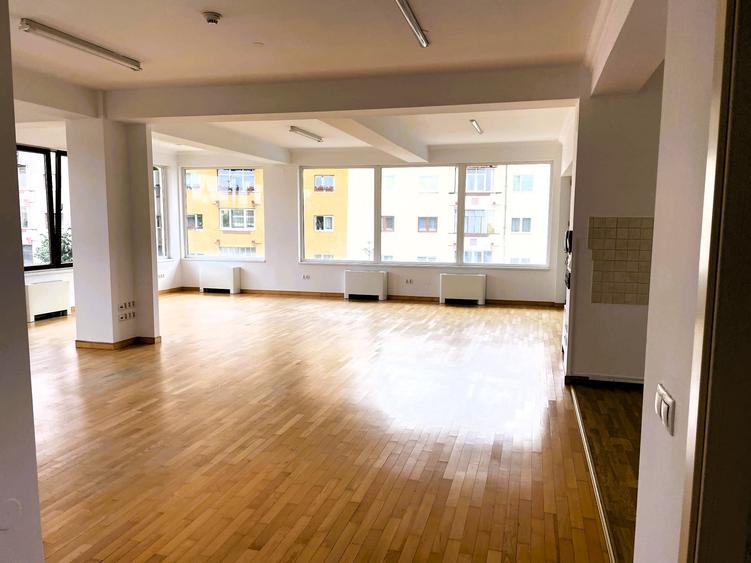 Birou, de 200 mp, în Central