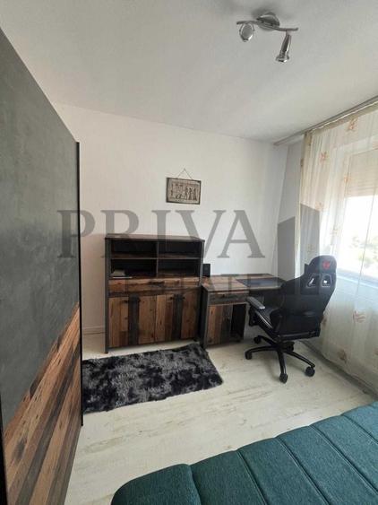 Apartament cu 3 camere semidecomandat, mobilat în Circumvalațiunii