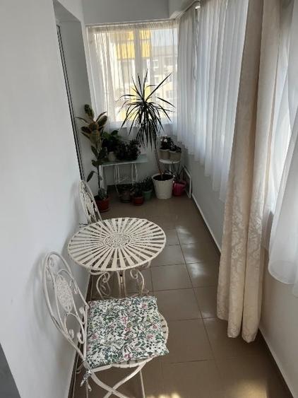 Apartament cu 3 camere decomandat, mobilat în Central