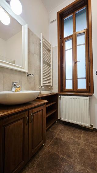 Universitate apartament in vila ideal locuit sau firma - 12