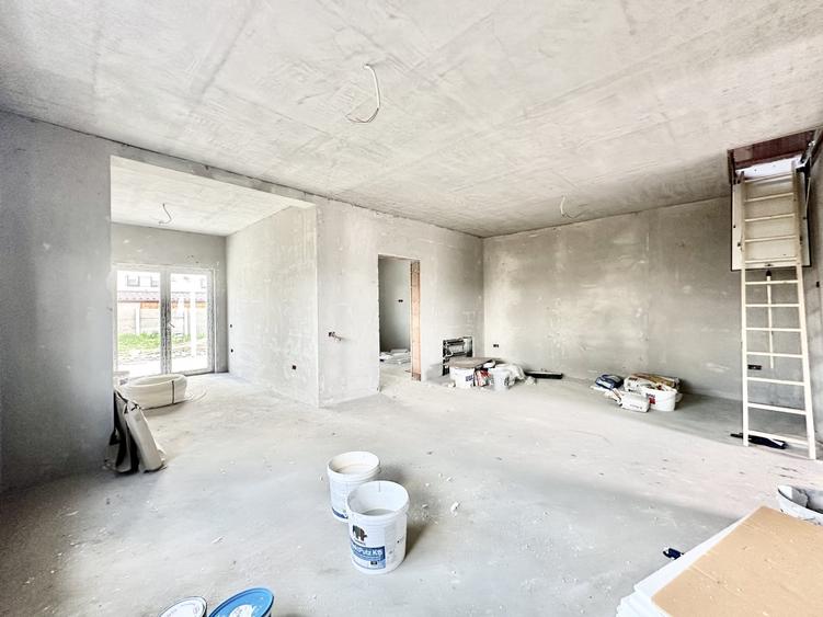 Duplex cu 3 camere cu Canalizare în Urseni