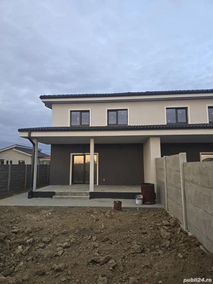 Casă cu 5 camere cu Teren 327 Mp în Braytim