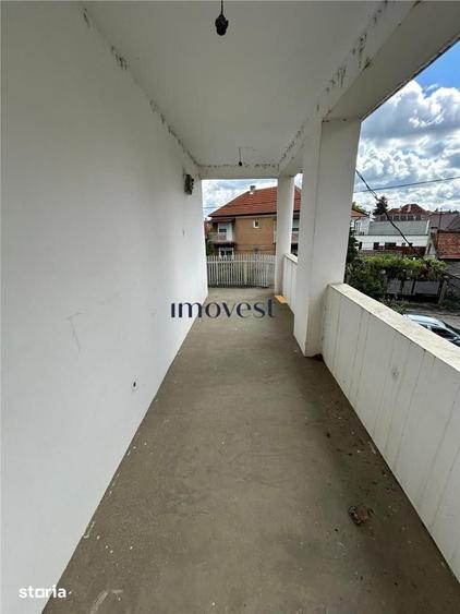 Casă cu 5 camere cu Teren 400 Mp în Titulescu