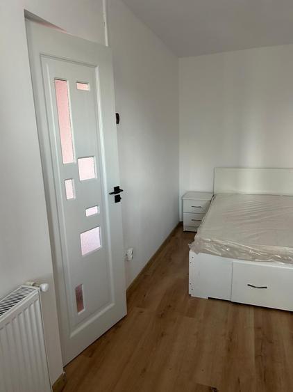 Apartament cu 2 camere semidecomandat în Micro 6