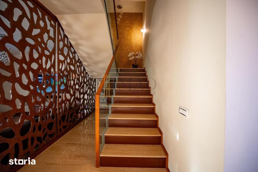 Casă cu 6 camere cu Teren 1700 Mp în Aninoasa