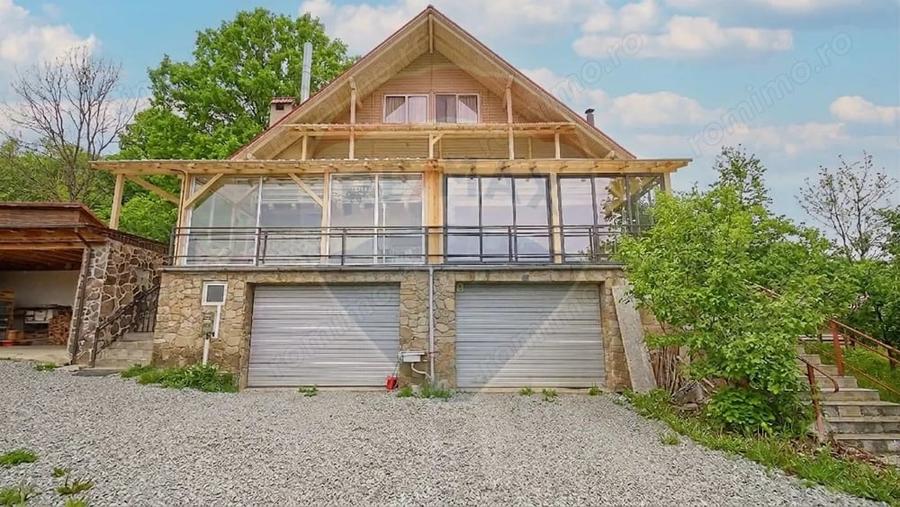 Casă cu 5 camere cu Teren 800 Mp în Cheile Râșnoavei
