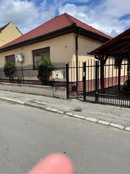 Casă cu Teren 580 Mp în Central