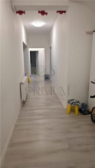 Apartament cu 4 camere decomandat, mobilat în Dumbrăvița