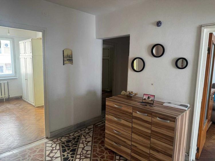 Apartament cu 4 camere decomandat în Ultracentral