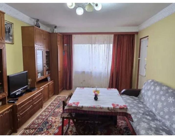 Apartament cu 3 camere decomandat în ICIL