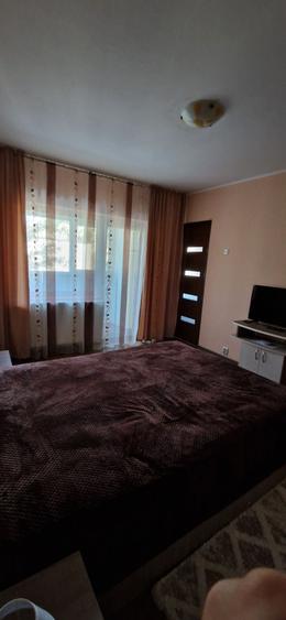 Garsonieră decomandată în Sud