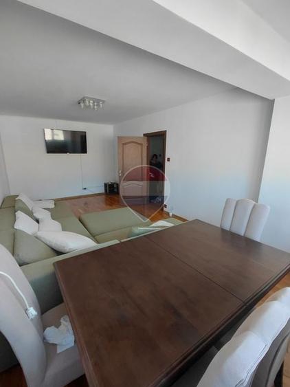Apartament cu 2 camere semidecomandat, mobilat în Titan